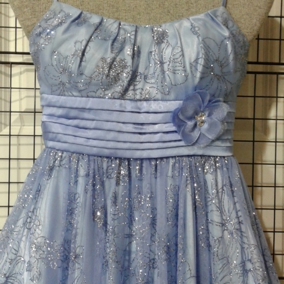 Cute Party/Prom/Pageant Dress w Petticoat. NWT - Picture 3 of 4